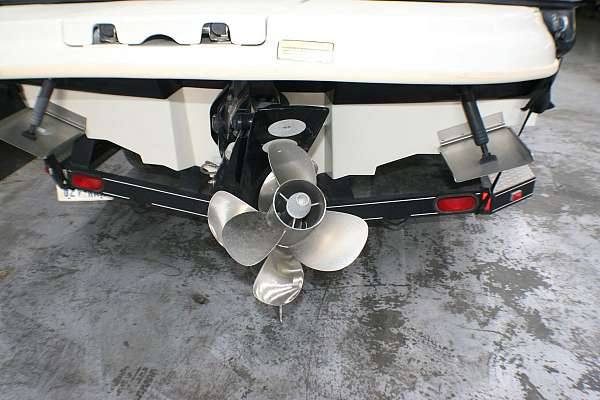 used-deck-boat-boat-for-sale