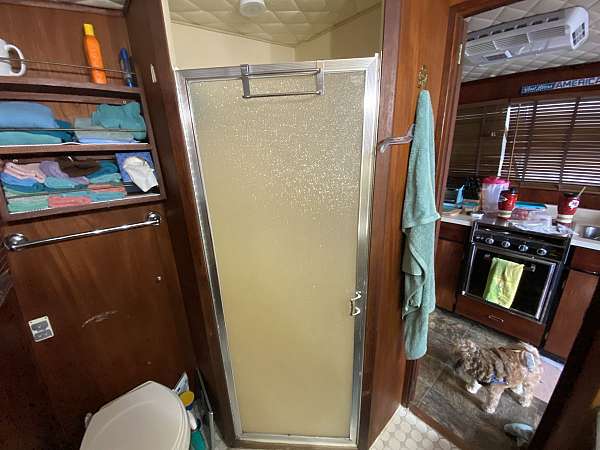 houseboat-yacht-boat-for-sale-in-perry-ks