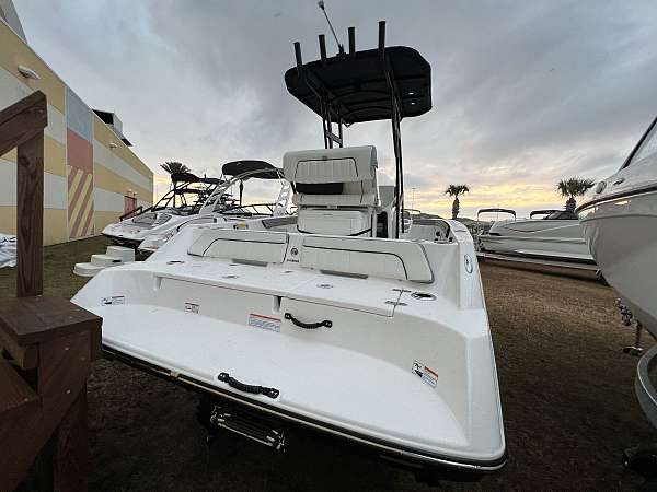 boat-for-sale-with-a-stereo-system-in-lafayette-la