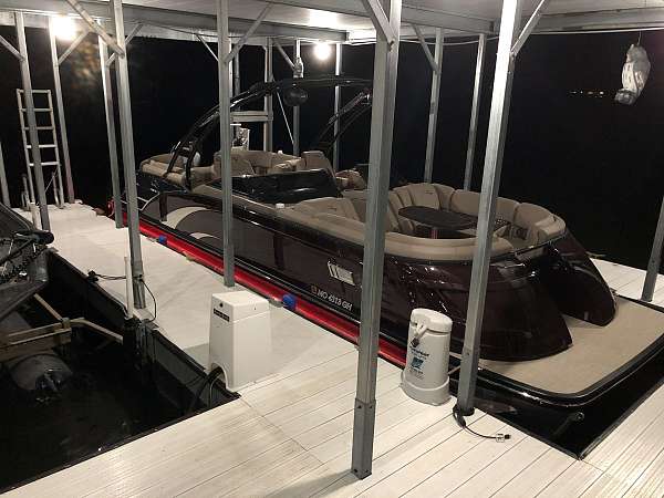 boat-for-sale-with-a-stereo-system-in-east-prairie-mo