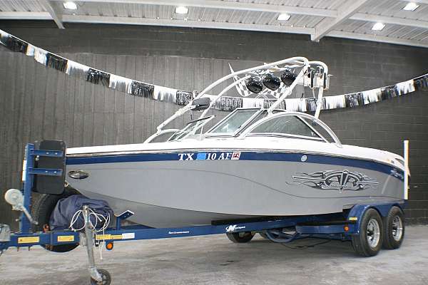 new-bowrider-ski-boat-for-sale