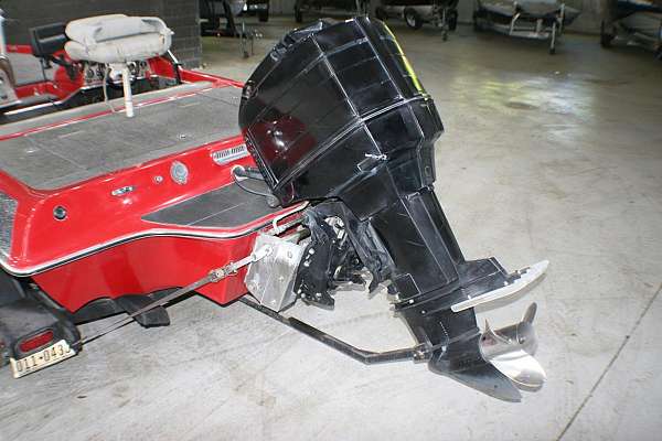 boat-for-sale-with-a-gasoline-engine