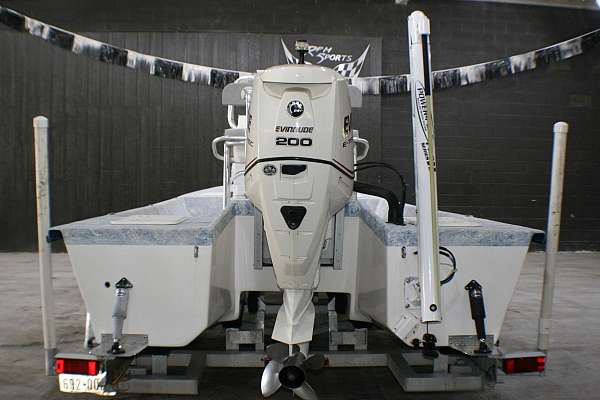 boat-for-sale-with-a-gasoline-engine