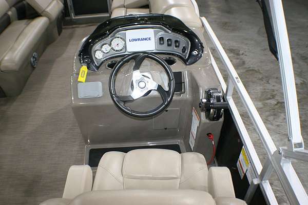 sun-tracker-boat