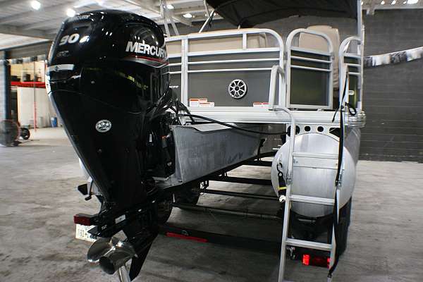 used-boat-for-sale-in-mcqueeney-tx